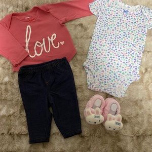 Newborn outfit/slippers